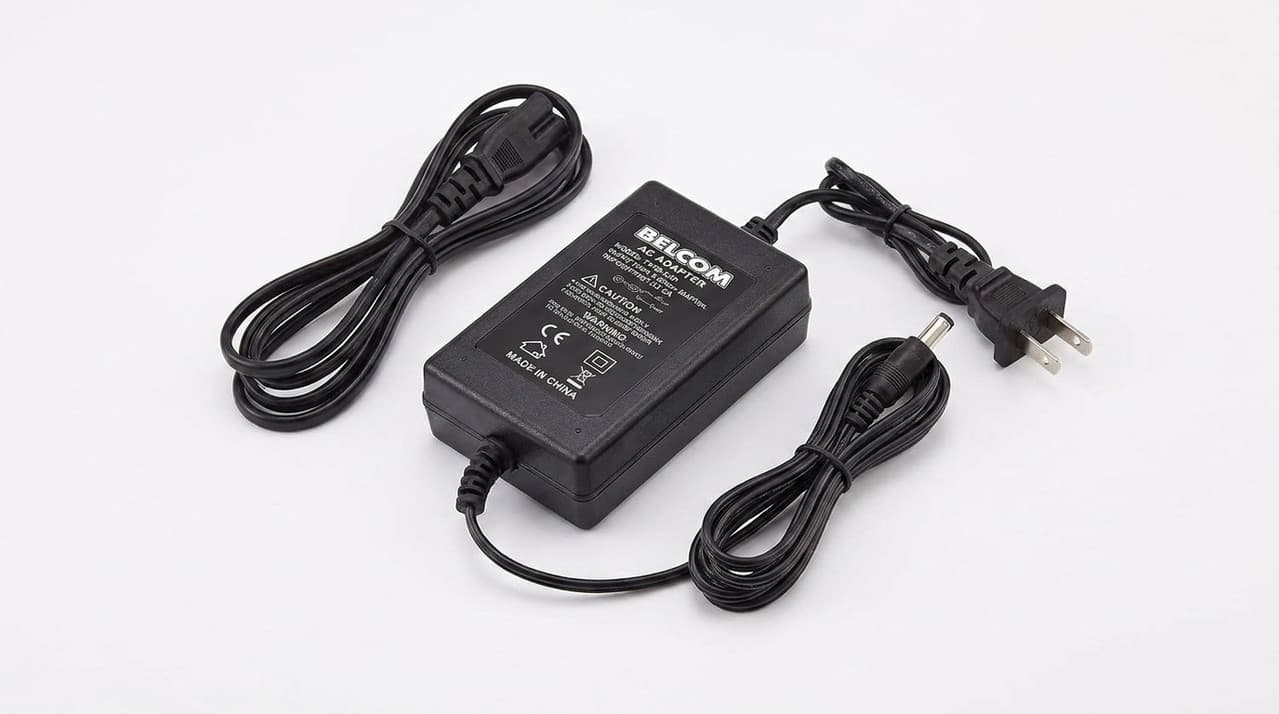 Fuente PE-2303